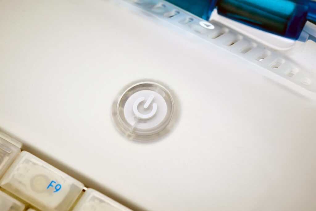 特斯拉重新開機的方式介紹跟差異說明